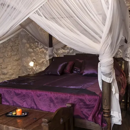 Elafos Hotel 3*
