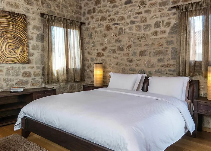Elafos Hotel 3*