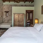 Elafos Hotel 3*