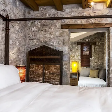 Elafos Hotel 3*