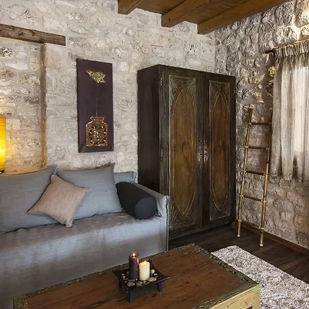 Elafos Ελληνικό