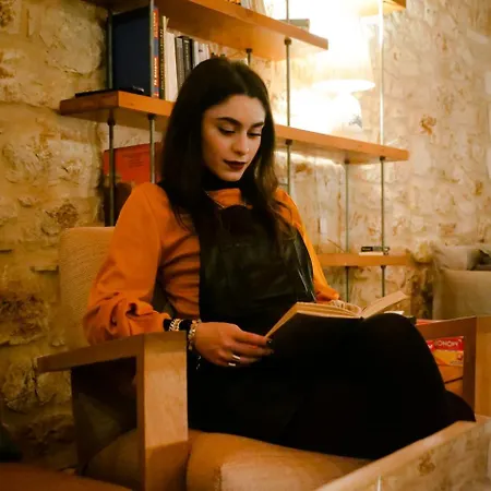 Elafos Ελληνικό